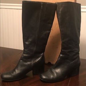 Women’s Size 9.5 Born Avala Boots
